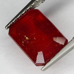 2.00ct Rubin smaragdschliff 7.7x5.4mm