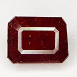 3.70ct Rubin smaragdschliff 8.9x6.7mm