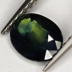 0.75ct Grüner Saphir Ovalschliff 6.2x5.0mm