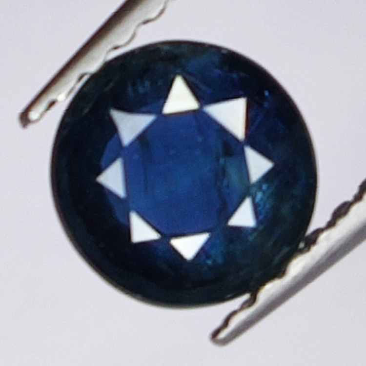 0.89ct Blauer Saphir rundschliff 5.7x5.7mm