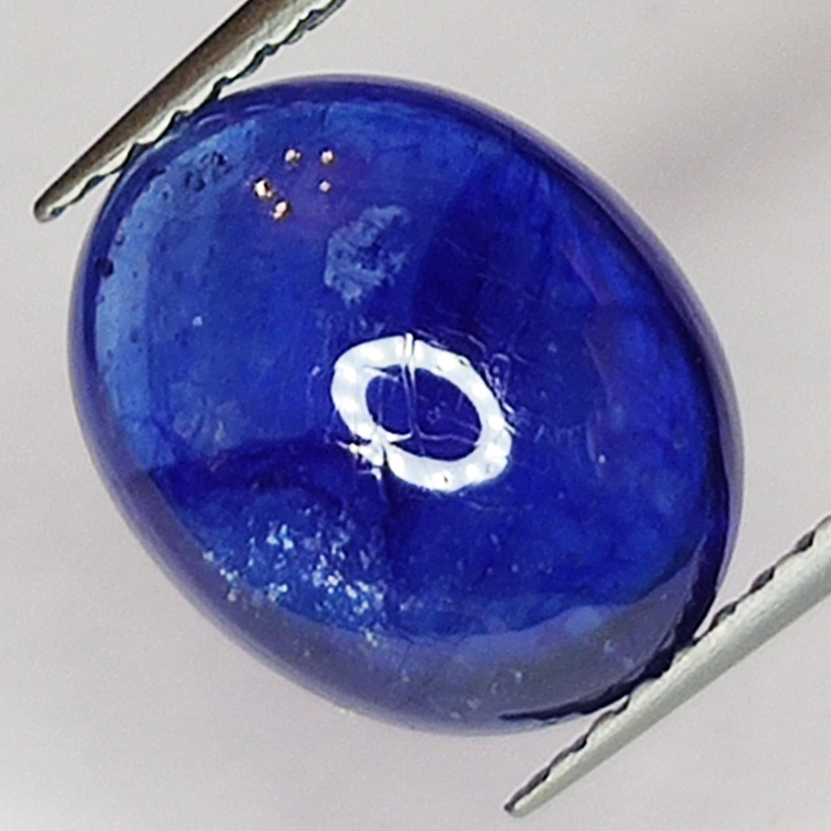 5.74ct Blauer Saphir cabochon oval 11.5x9.2mm