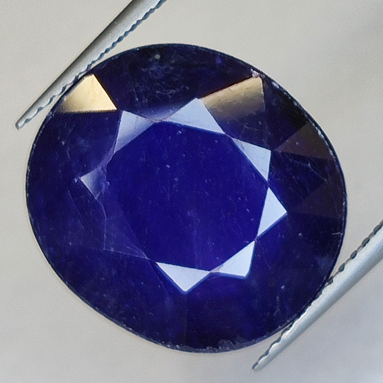 15.86ct Blauer Saphir Ovalschliff 16.1x14.2mm