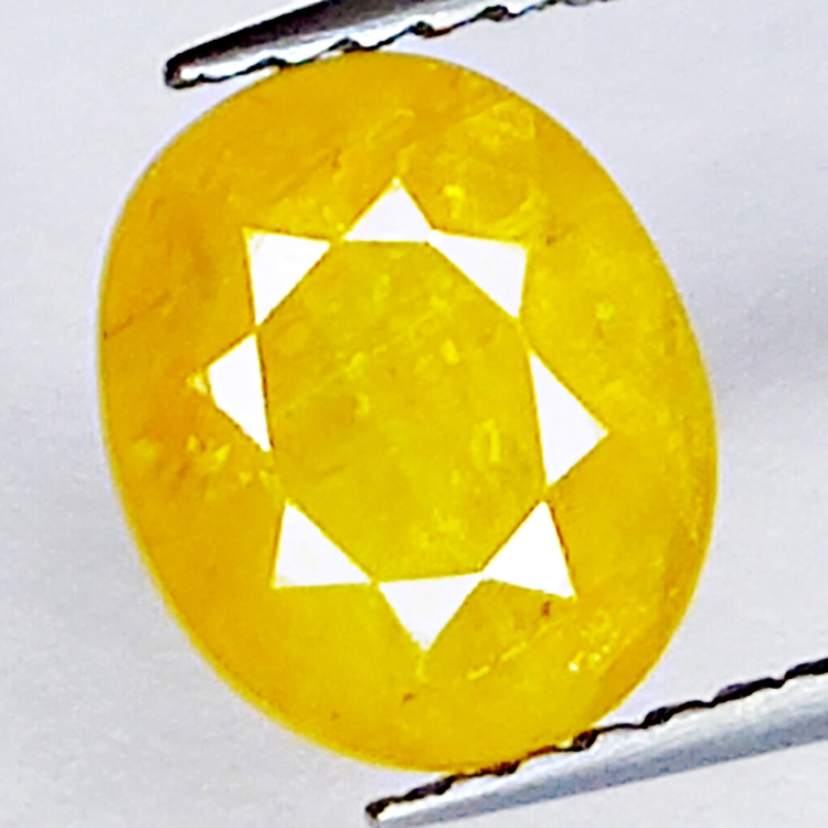 2.26ct Gelber Saphir ovalschliff 7.9x6.5mm