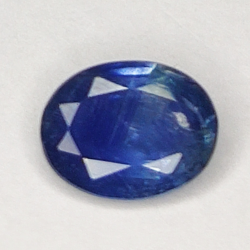 1.30ct Blue Sapphire coupe ovale 7.8x5.9mm