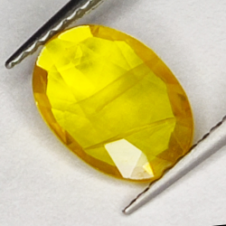 1.22ct Saphir Jaune coupe ovale 8.8x6.3mm