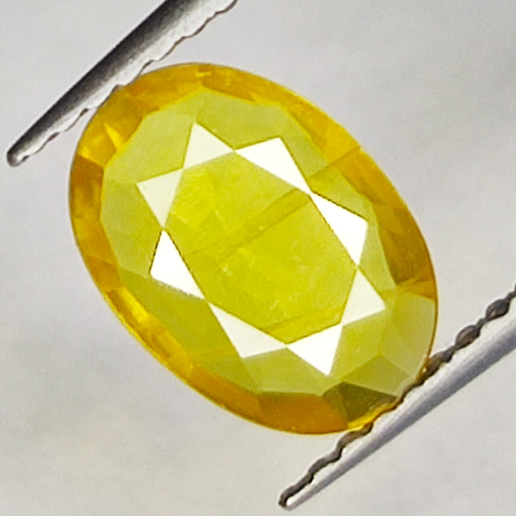 1.22ct Saphir Jaune coupe ovale 8.8x6.3mm