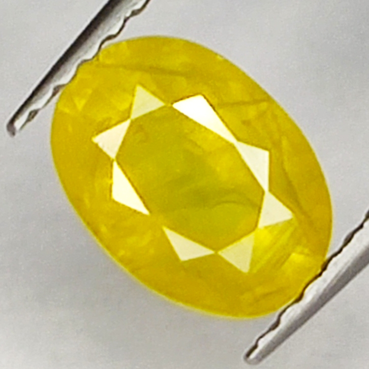 1.54ct Zaffiro Giallo taglio ovale 7.7x5.6mm