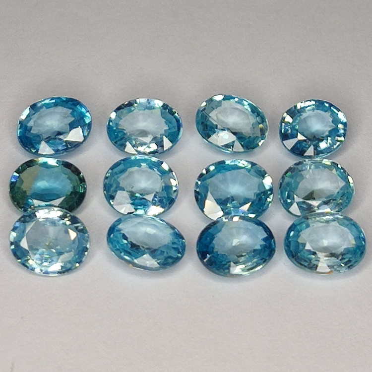 9.83ct Zircón Azul talla oval 6x5mm 12pz