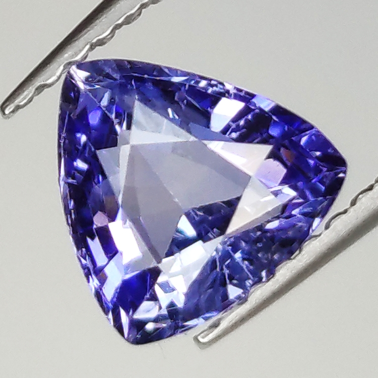 1.30ct Blue Sapphire trilliant cut 7.3x6.7mm