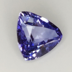 1,30ct Blauer Saphir Trilliantschliff 7,3x6,7mm