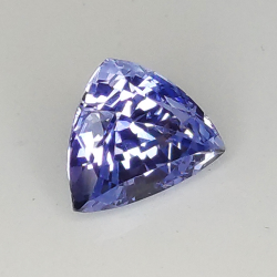 1,23ct Blauer Saphir trilliantschliff 6,9x5,7mm