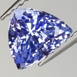 1,23ct Blauer Saphir trilliantschliff 6,9x5,7mm