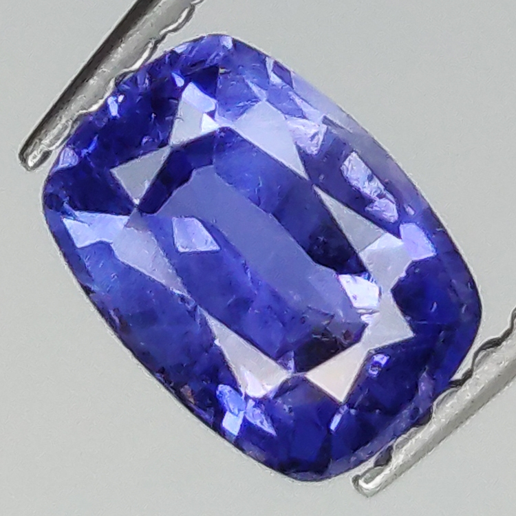 1.08ct Blue Sapphire cushion cut 6.7x4.8mm