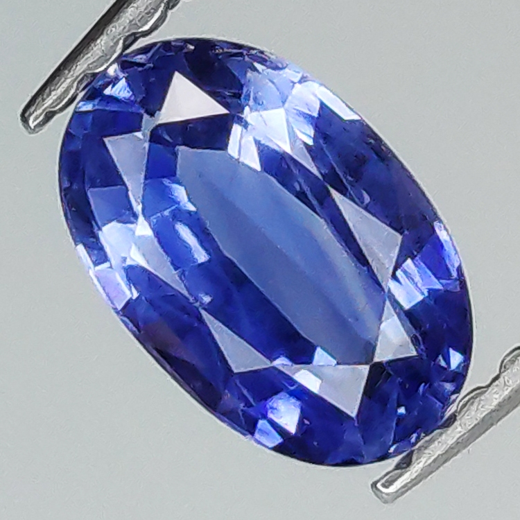 1.13ct Saphir Bleu coupe ovale 7.0x4.5mm