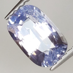 1.31ct Saphir Violet coupe coussin 7.9x5.0mm