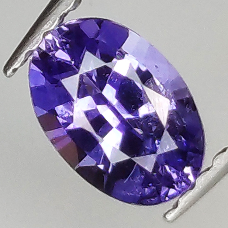 0.85ct Purple Sapphire oval cut 6.7x4.7mm