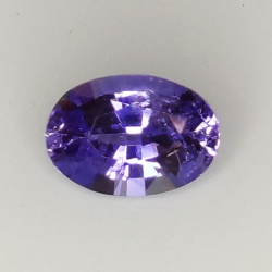 0,85ct Lila Saphir ovalschliff 6,7x4,7mm