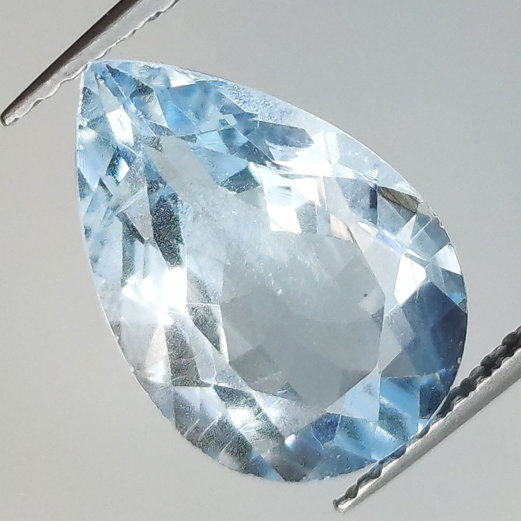 4,01ct Aquamarin Birnenschliff 13,6x9,1mm