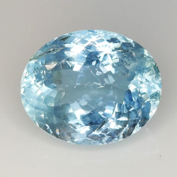 8.67ct Acquamarina taglio ovale 14.8x12.1mm