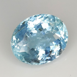 8.67ct Acquamarina taglio ovale 14.8x12.1mm