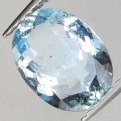 1.81ct Acquamarina taglio ovale 9.8x7.1mm