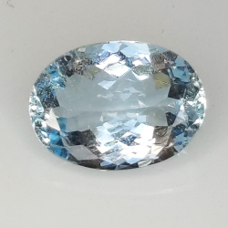 1.81ct Acquamarina taglio ovale 9.8x7.1mm