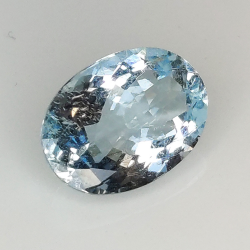 1.81ct Acquamarina taglio ovale 9.8x7.1mm