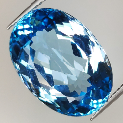 14.33ct Topacio Azul talla oval 17.7x12.4mm