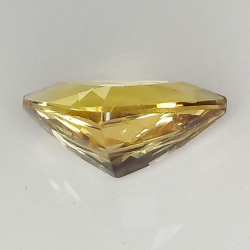 1.64ct Champagne Topaz trilliant cut 9.4x7.1mm