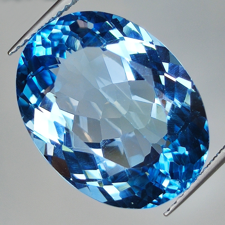 18.44ct Blue Topaz oval cut 19.1x14.5mm