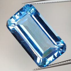 23,65ct Blautopas smaragdschliff 22,4x12,8mm