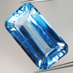 23,65ct Blautopas smaragdschliff 22,4x12,8mm