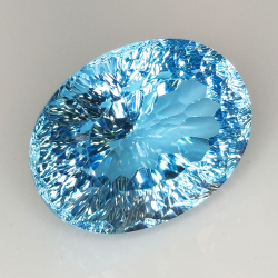 20.98ct Topacio Azul talla oval 18.2x13.7mm