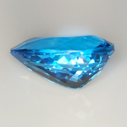 25.75ct Topaze Bleue coupe poire 22.2x15.9mm