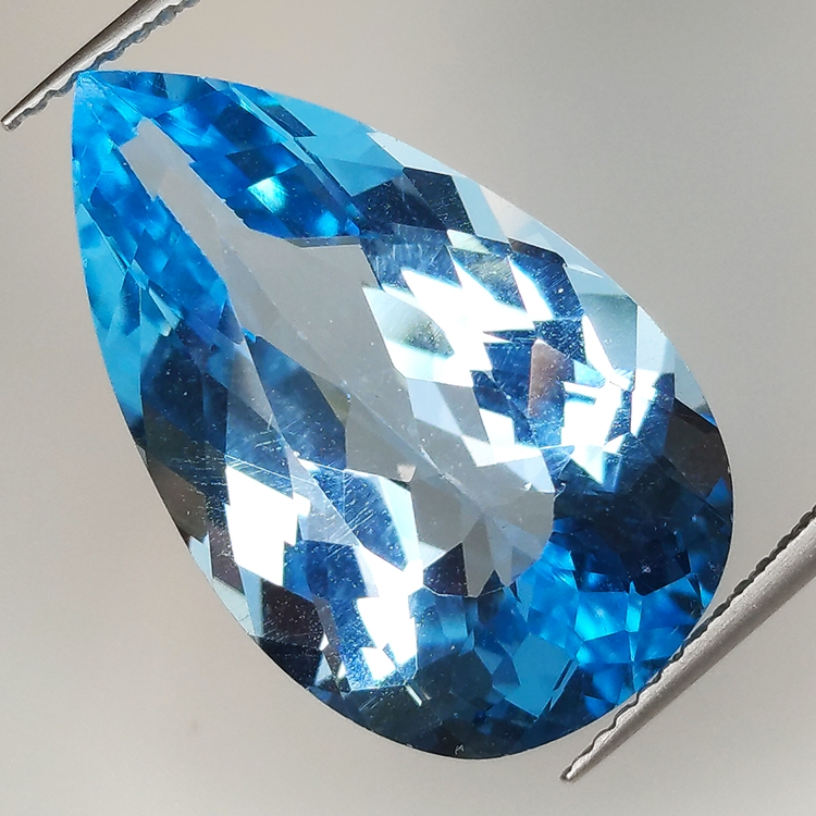 19.14ct Topacio Azul talla pera 22.3x13.7mm