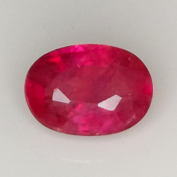 1.38ct Rubis coupe ovale 7.4x5.4mm