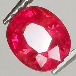 1.15ct Rubis coupe ovale 6.2x5.2mm