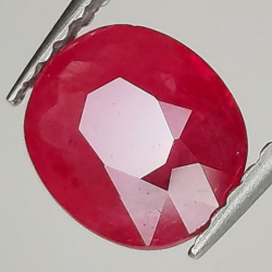 1.46ct Rubis coupe ovale 7.5x6.4mm