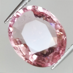 3.61ct Rubelit-Turmalin ovalschliff 11.0x9.0mm