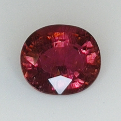 2.72ct Rubelit-Turmalin ovalschliff 9.3x8.1mm