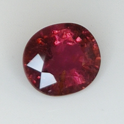 2.72ct Rubelit-Turmalin ovalschliff 9.3x8.1mm