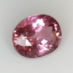 2.50ct Tourmaline Rubélite coupe ovale 9.4x7.4mm