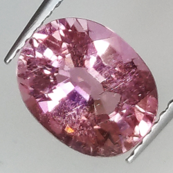 2.50ct Tourmaline Rubélite coupe ovale 9.4x7.4mm