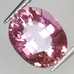 2.50ct Tourmaline Rubélite coupe ovale 9.4x7.4mm