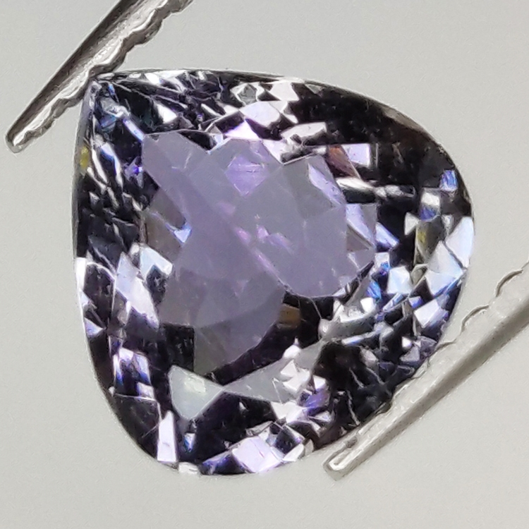 1.58ct Tanzanita talla pera 7.7x7.4mm