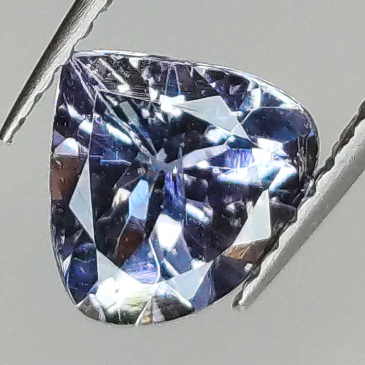 1.26ct Tansanit birneschliff 7.9x7.5mm