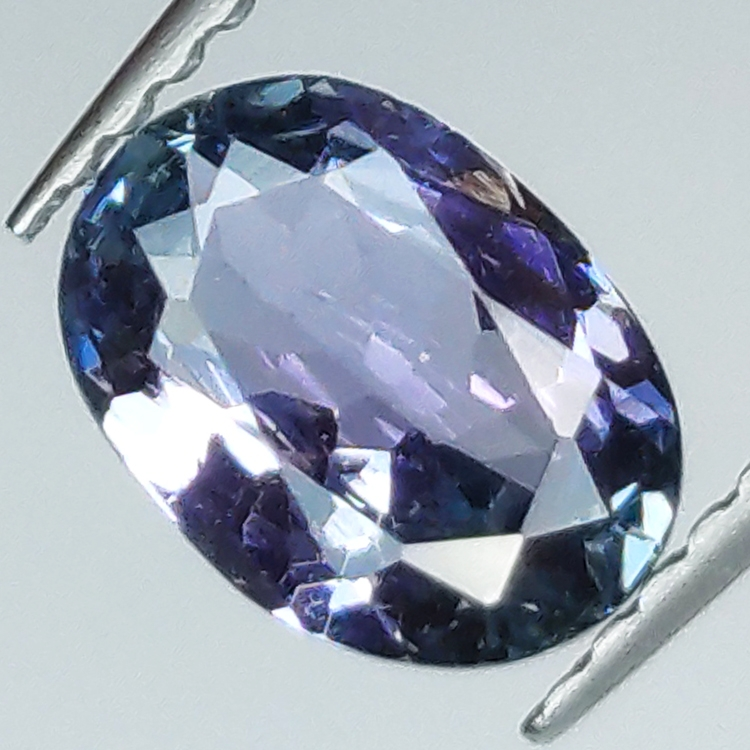 1.14ct Tanzanite coupe ovale 7.9x5.7mm