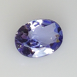 0.88ct Tansanit ovalschliff 7.4x5.6mm