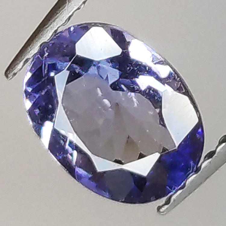 0.88ct Tanzanite taglio ovale 7.4x5.6mm