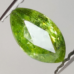 0.75ct Granato Demantoide taglio maquis 7.3x4.0mm